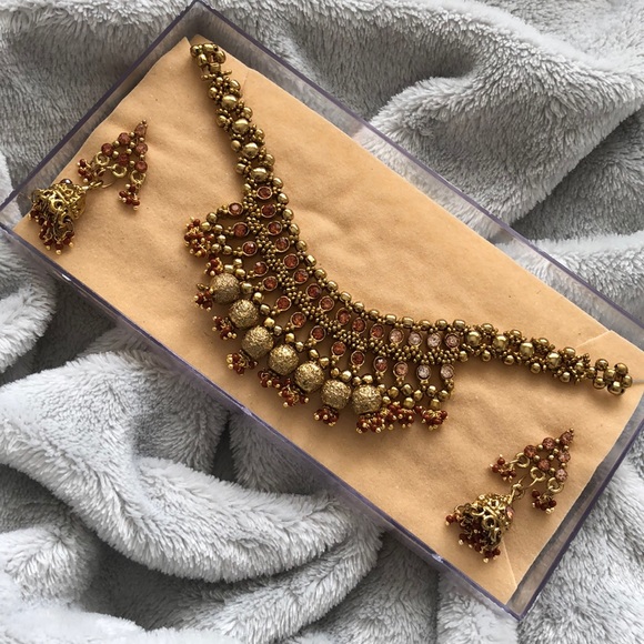 Indian Jewelry Set - Picture 1 of 2